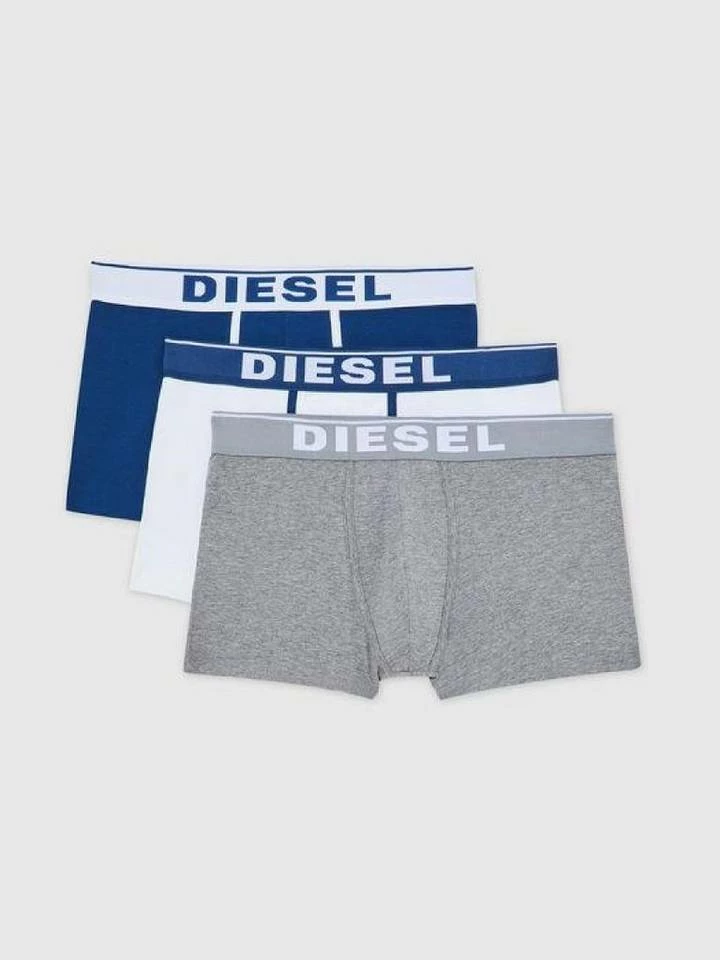 Diesel Boxershorts »Damien Classic Trunk« (3 Stück) im 3er Pack Grau#ft5_slash#oliv#ft5_slash#blau, Schwarz#ft5_slash#weiß#ft5_slash#rot, Schwarz#ft5_slash#weiß#ft5_slash#blau, Rot#ft5_slash#hellblau#ft5_slash#blau 5 Diesel Boxershorts »Damien Classic Trunk« (3 Stück) im 3er Pack Grau#ft5_slash#oliv#ft5_slash#blau, Schwarz#ft5_slash#weiß#ft5_slash#rot, Schwarz#ft5_slash#weiß#ft5_slash#blau, Rot#ft5_slash#hellblau#ft5_slash#blau – Bild 5