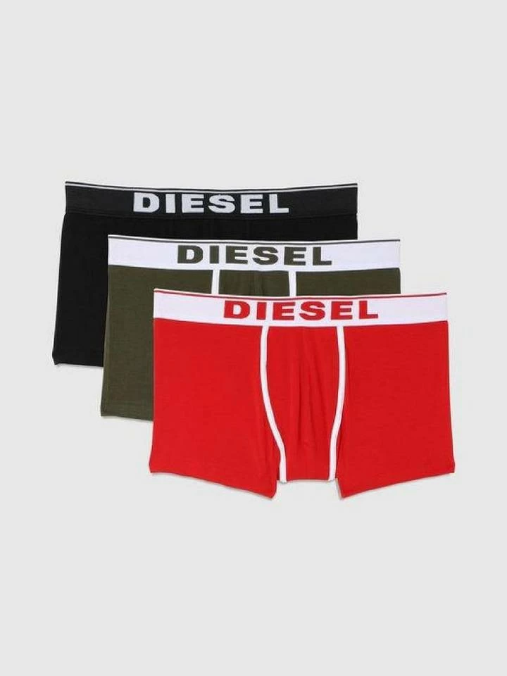 Diesel Boxershorts »Damien Classic Trunk« (3 Stück) im 3er Pack Grau#ft5_slash#oliv#ft5_slash#blau, Schwarz#ft5_slash#weiß#ft5_slash#rot, Schwarz#ft5_slash#weiß#ft5_slash#blau, Rot#ft5_slash#hellblau#ft5_slash#blau 6 Diesel Boxershorts »Damien Classic Trunk« (3 Stück) im 3er Pack Grau#ft5_slash#oliv#ft5_slash#blau, Schwarz#ft5_slash#weiß#ft5_slash#rot, Schwarz#ft5_slash#weiß#ft5_slash#blau, Rot#ft5_slash#hellblau#ft5_slash#blau – Bild 6