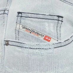 Diesel Ankle-Jeans Knöchellang Tapered Hellblau - D-Eetar 09BM W32 -Diesel Verkäufe dd5feb61 16ea 5a50 a63f dd141fbef389